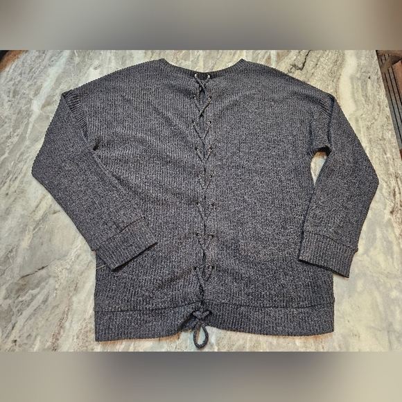 Doe & Rae Gray Ribbed Lace-Up Back Sweater Size Small - Picture 7 of 8